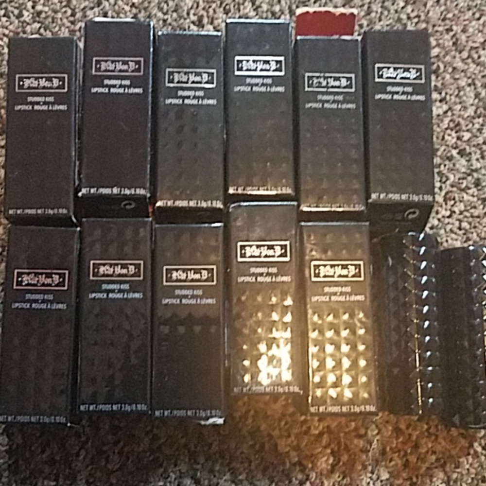 Kat Von D studded kiss lipstick bundle